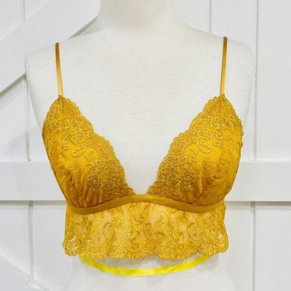 EUC Forever 21 Yellow Gold Embroidered Lace Flutter Ruffle Hem Bralette, Sz L